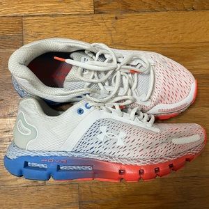 Under Armor size 9 HOVR